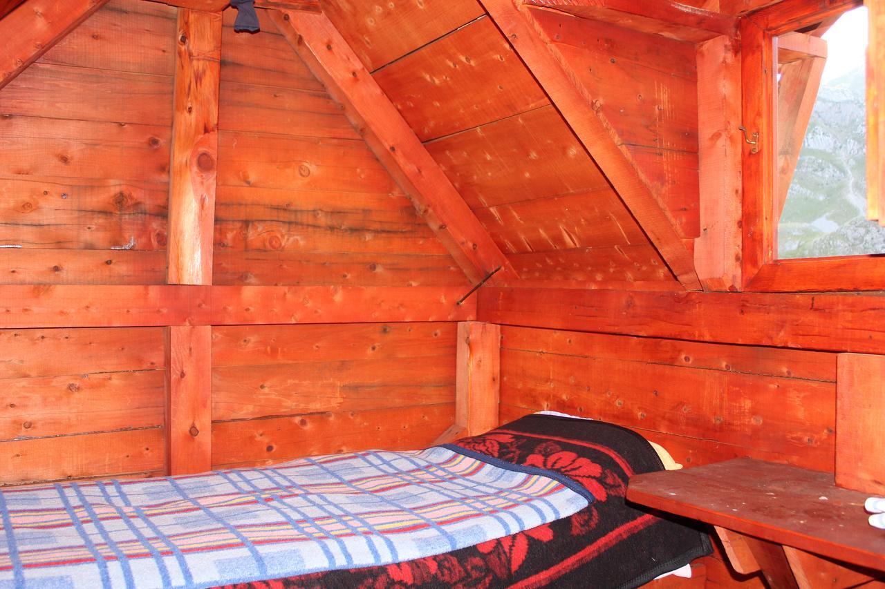 Rural Household Minic - Kapetanovo Jezero Hostel Kolašin Buitenkant foto